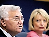 EU-kommissionärerna John Dalli och Françoise Grossetête betonar vikten av den nya vårdrefomen, vid en presskonferens i Strasbourg. Foto: © European Union